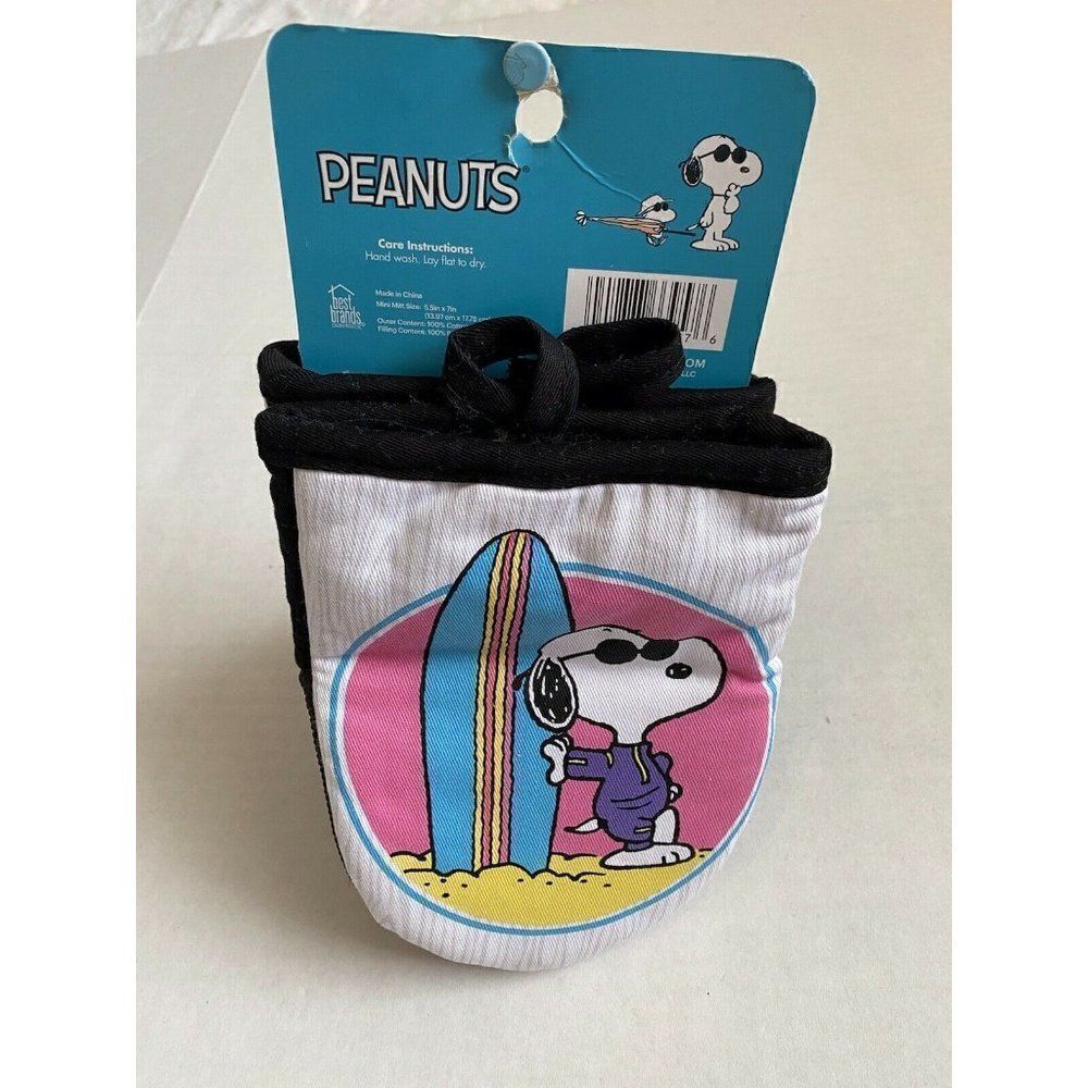 Peanuts Snoopy Joe Cool Surfboard Kitchen Oven Mit